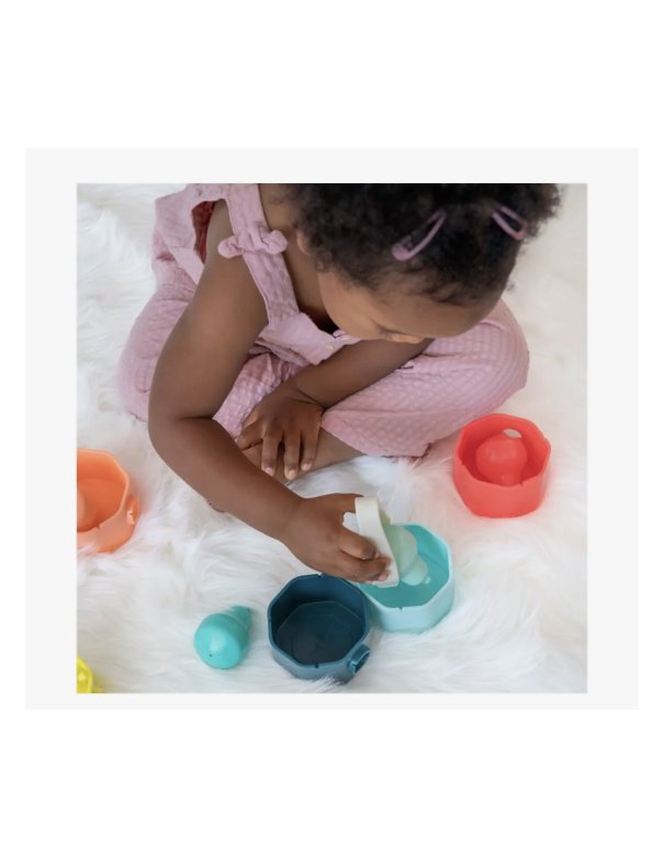 Jeu de tri: avec pince et troncs (2-3 ans)