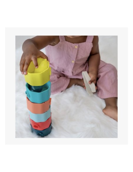 Jeu de tri: avec pince et troncs (2-3 ans)