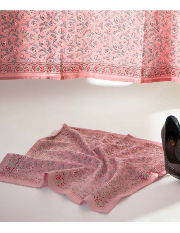 Grand foulard Indien Flora Framboise – Musée de la Toile de Jouy x Bindi Atelier