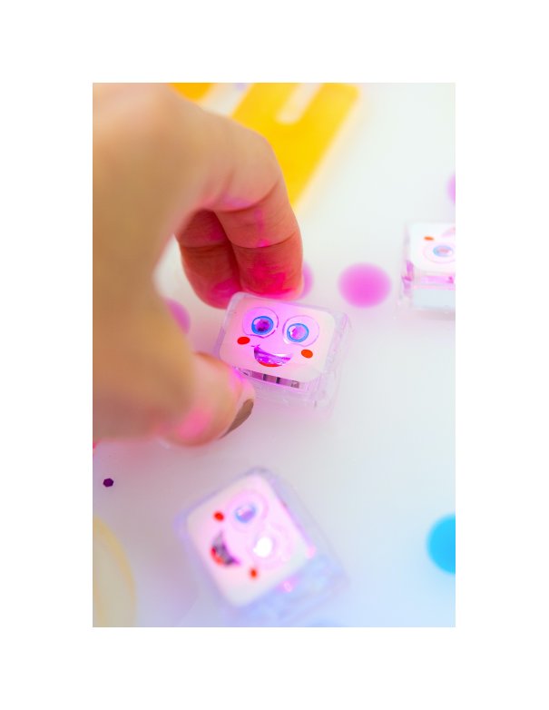 Lot de 4 cubes lumineux Party - Blanc Lot de 4 cubes lumineux Party - Blanc