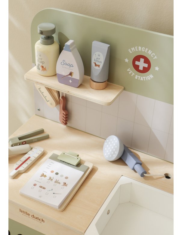 Cabinet de vétérinaire en bois -... Cabinet de vétérinaire en bois -...