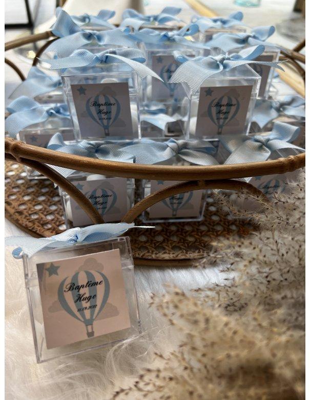 Dragées en boîte cubique thème montgolfière