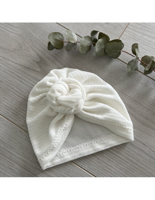 Bonnet turban chignon en velours blanc écru