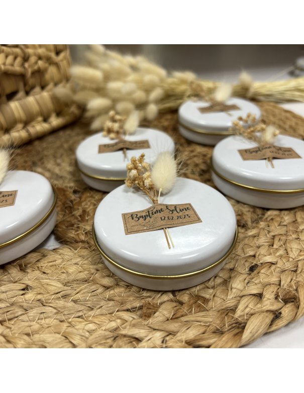 Bougie coulée en boîte métallique...