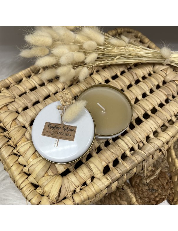 Bougie coulée en boîte métallique...