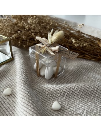 Boîte cubique personnalisée garnie de dragées 2