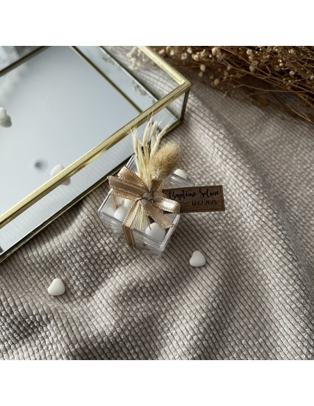 Boîte cubique personnalisée garnie de dragées