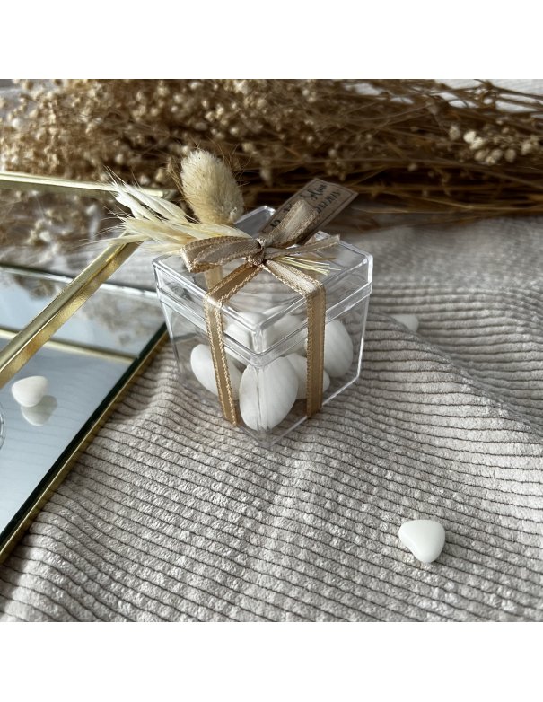 Boîte cubique personnalisée garnie de dragées