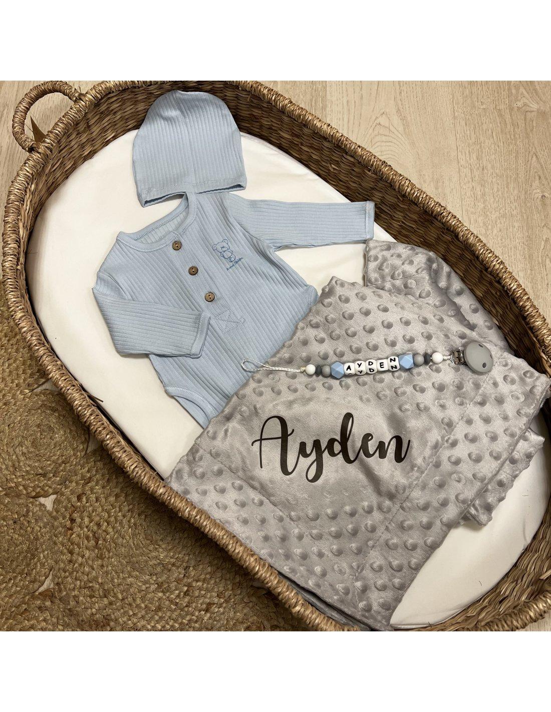 Coffret cadeau plaid et attache tétine personnalisée bébé