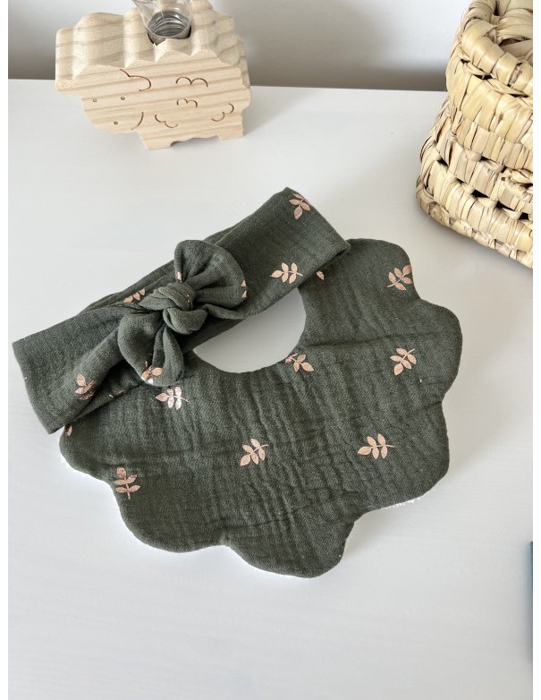 Ensemble bavoir fleur et bandeau en gaze de coton kaki