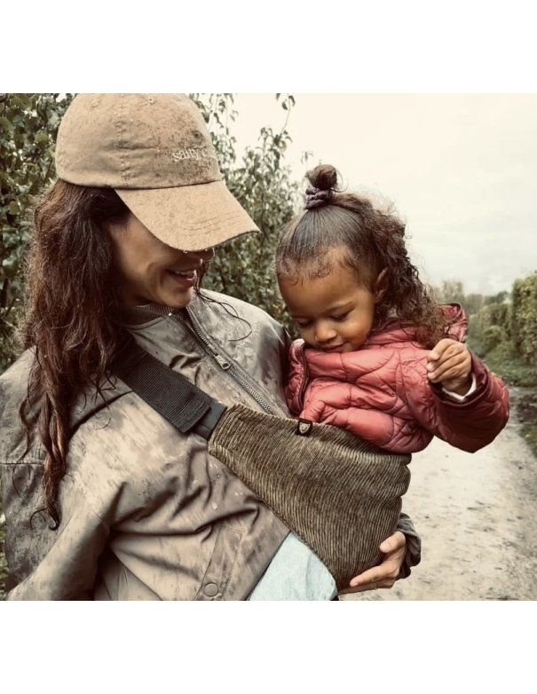 Porte bébé Wildride en velours côtelé vert olive