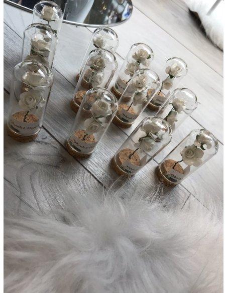 Fiole de rose en verre