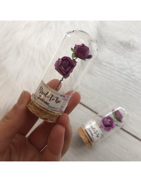 Fiole de rose en verre