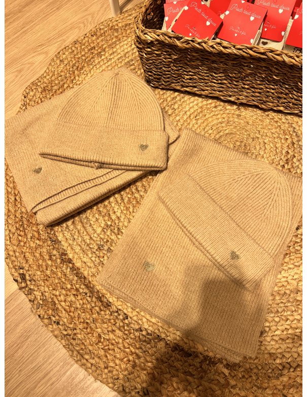 Ensemble bonnet + écharpe coeur brodé...